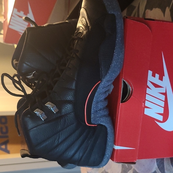 jordan retro 12 size 8 mens